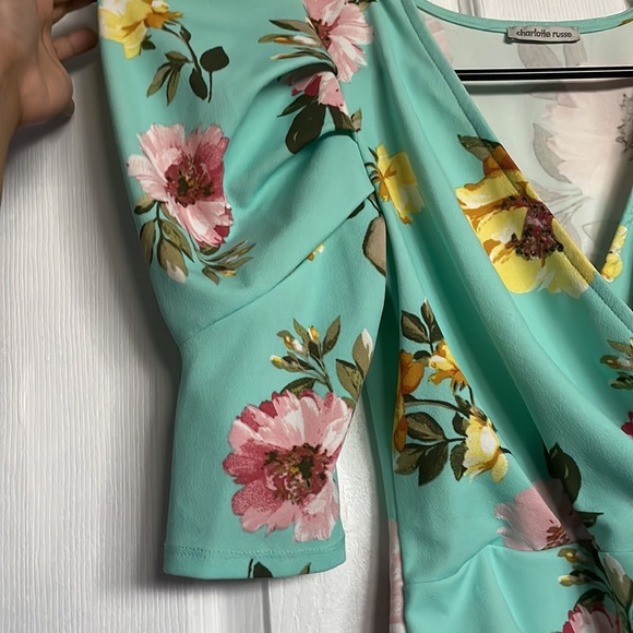 Charlotte Russe Puff Short Sleeve Floral Blouse NWOT ‼️CLOSET CLEAR OUT‼️$10 - Picture 5 of 8